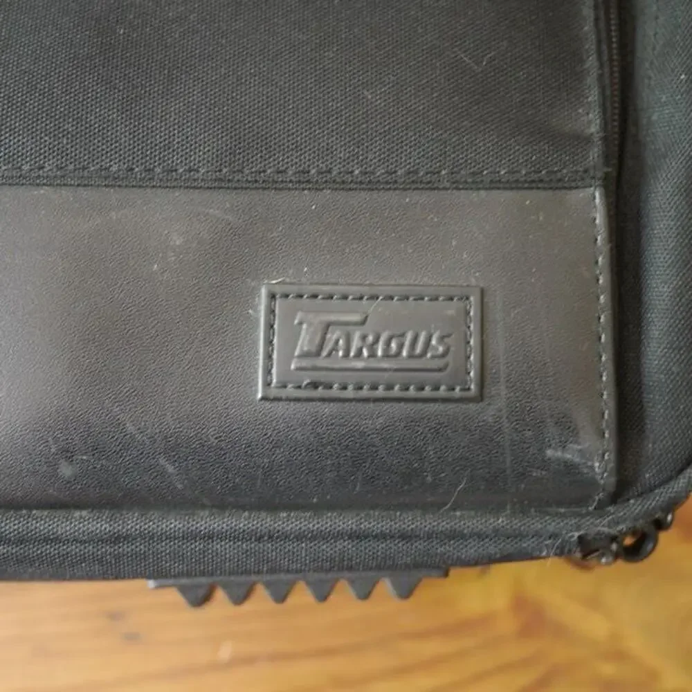 TARGUS Black Heavy Duty Laptop Bag Travel Briefcase w/ Shoulder Strap